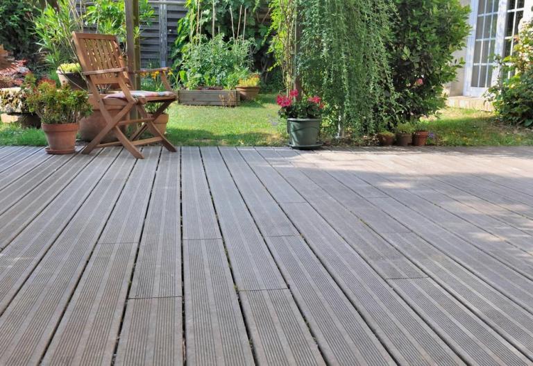 Terrasse en composite, quels avantages pour votre extérieur ?